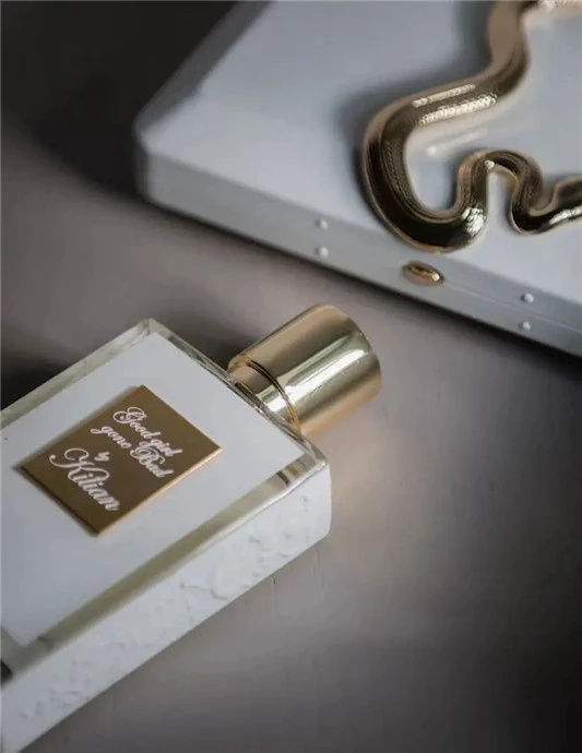 这支奢华香水，带你领略好女孩变‘坏’的一生 香水 第4张