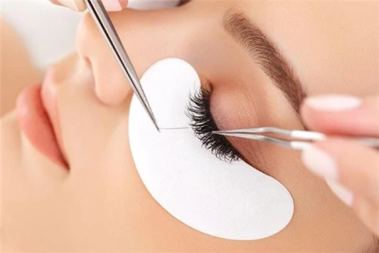 种睫毛和嫁接睫毛区别 种睫毛 嫁接睫毛 第3张