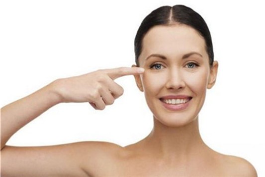 雅诗兰黛多效智妍眼霜和小棕瓶眼霜的区别 雅诗兰黛 眼霜 第1张 雅诗兰黛多效智妍眼霜和小棕瓶眼霜的区别 雅诗兰黛 眼霜 第1张