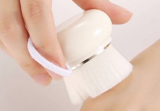 洗脸刷可以天天用来洗脸吗 洗脸 洗脸刷 美妆 第1张