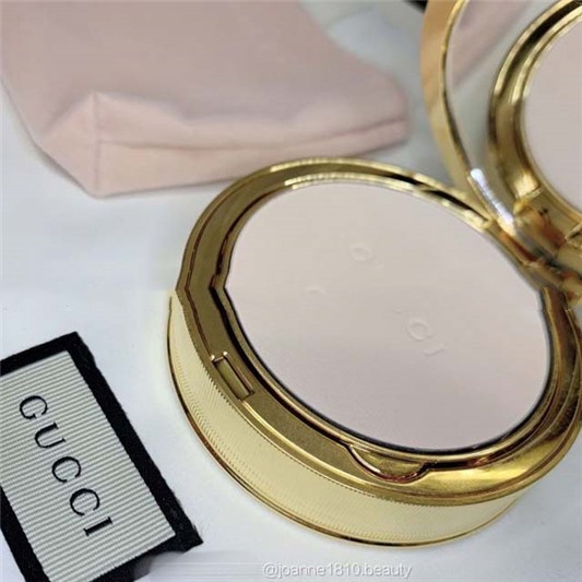 GUCCI古驰柔焦凝光粉饼#00色号试色，超仙的粉饼 GUCCI 古驰 粉饼 试色 第1张