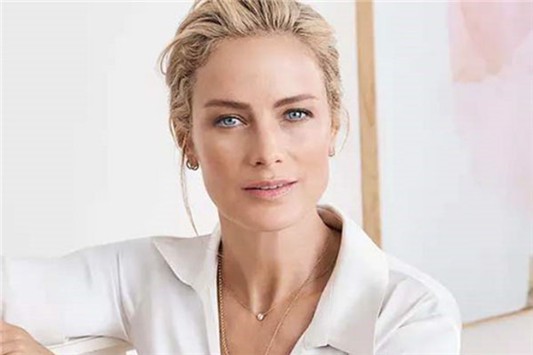 雅诗兰黛特润修护肌透精华露适合什么肤质 雅诗兰黛 精华液 第1张