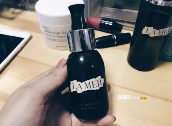 海蓝之谜修护精华露可以祛痘印吗 海蓝之谜 修护精华露 第4张 海蓝之谜修护精华露可以祛痘印吗 海蓝之谜 修护精华露 第4张