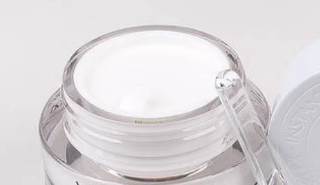 美白霜可以去除黑眼圈吗 美白霜 黑眼圈 美妆 第2张