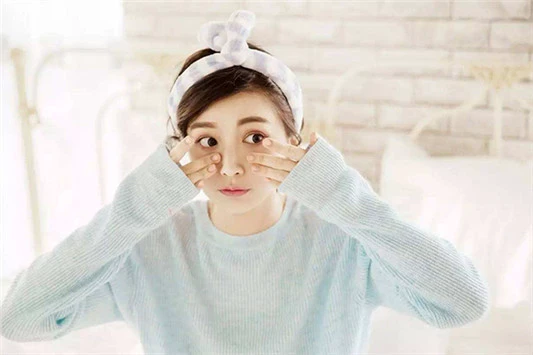 化妆水的功效和用法 化妆水 伊丽莎白雅顿 第2张 化妆水的功效和用法 化妆水 伊丽莎白雅顿 第2张