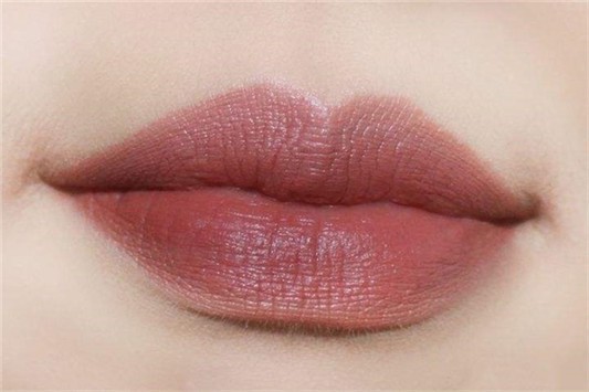 奶茶色口红适合黄皮吗 口红 搭配 第1张