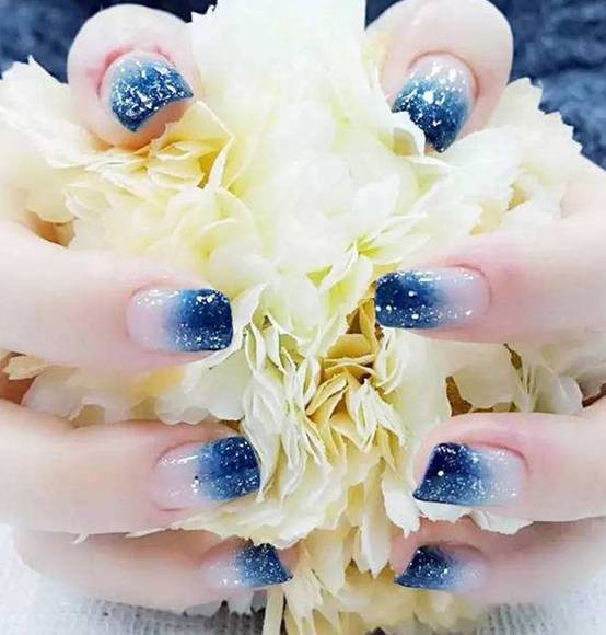 美甲单色渐变怎么做过渡自然 美甲 美甲渐变 美妆 第1张