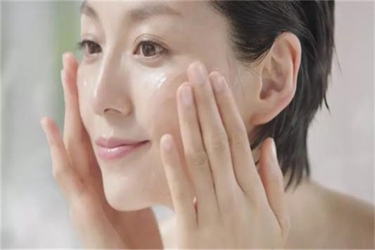 面霜和精华有什么区别 面霜 精华 护肤品 第1张