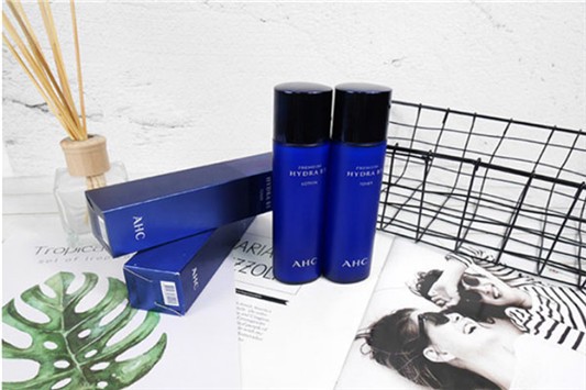 ahc蓝瓶和白瓶的区别是什么 ahc 爽肤水 第1张