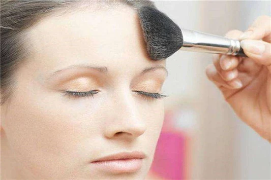 毛孔粗大遮瑕的使用顺序是什么 遮瑕 美妆 第3张