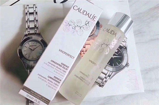 柔肤水和爽肤水有什么区别 柔肤水 爽肤水 第1张 柔肤水和爽肤水有什么区别 柔肤水 爽肤水 第1张