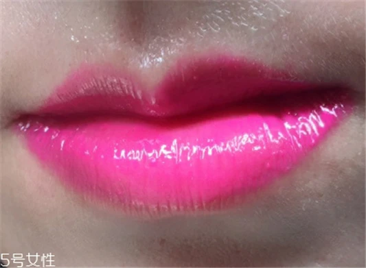 雅诗兰黛恋爱唇釉有几种质地，雅诗兰黛恋爱唇釉试色 雅诗兰黛 唇釉 雅诗兰黛恋爱唇釉 第3张