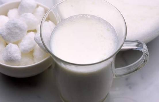 纯牛奶洗脸可以美白吗 美白 纯牛奶洗脸 美妆 第1张