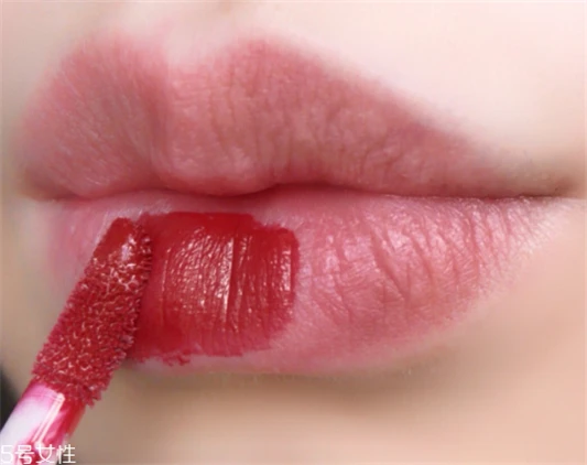 雅诗兰黛307什么气质，少女幂爱薄涂 雅诗兰黛 雅诗兰黛口红 雅诗兰黛307什么气质 第2张