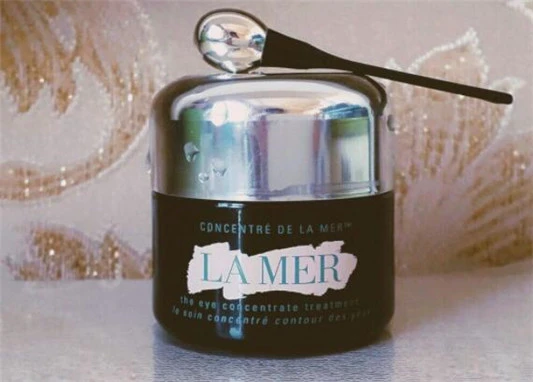 海蓝之谜眼霜会油吗 海蓝之谜 眼霜 第2张