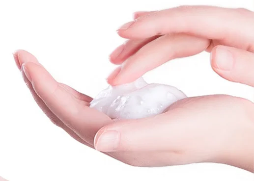 挤黑头挤出来的白色东西是什么 黑头 挤黑头 美妆 第3张