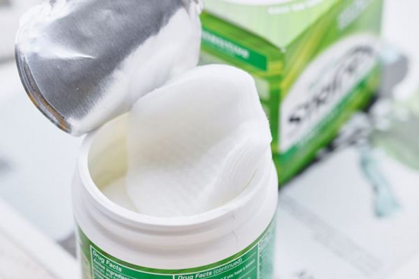 如何正确使用水杨酸护肤 水杨酸 祛痘 缩小毛孔 刷酸 美妆 第1张