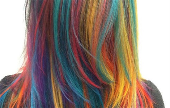 欧莱雅染发剂容易掉色吗，欧莱雅染发剂染发后头皮痒 欧莱雅 染发 头发颜色 第1张