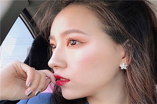 膏状高光和散粉的顺序 膏状高光 散粉 美妆 第1张