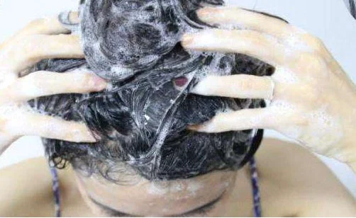 洗面奶的保质期是多久 洗面奶 洗面奶保质期 美妆 第3张