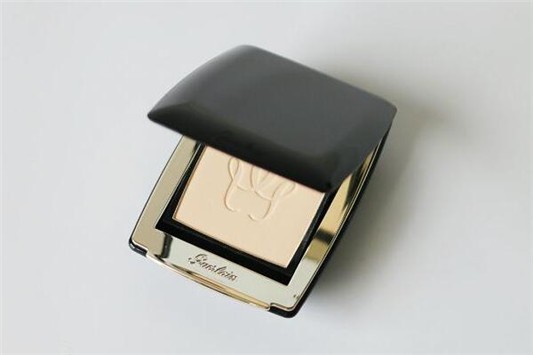 娇兰金钻00号和01号怎么选 娇兰 粉饼 第1张