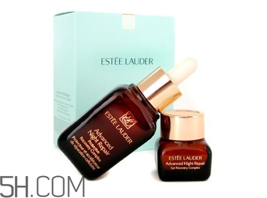 雅诗兰黛小棕瓶眼霜使用方法，sk2眼霜和雅诗兰黛小棕瓶眼霜哪个好 眼霜 雅诗兰黛小棕瓶眼霜使用方法 sk2眼霜和雅诗兰黛小棕瓶眼霜哪个好 第1张