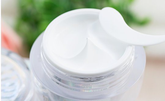 素颜霜脱妆如何持久一天 脱妆 素颜霜脱妆 美妆 第1张