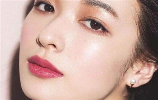 素颜能涂梅子色口红吗 素颜 梅子色口红 第1张