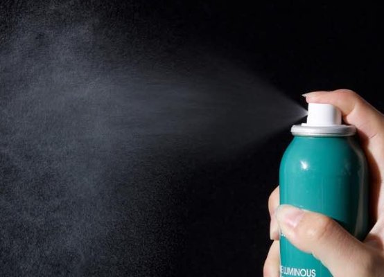 带妆补涂防晒霜还是防晒喷雾好 防晒霜 防晒喷雾 美妆 第1张