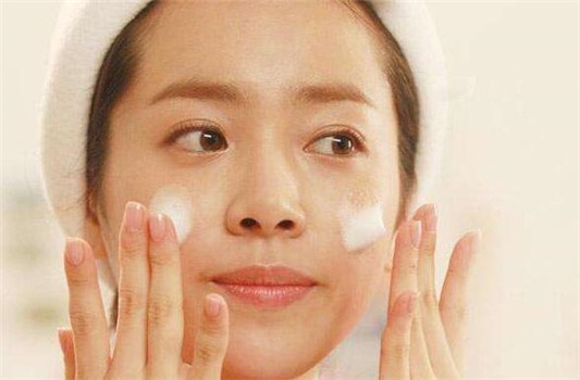 bb霜可以代替粉底液吗 bb霜 粉底液 第1张