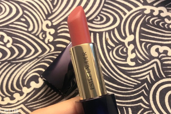 雅诗兰黛333掉色吗，越大牌掉色越严重 雅诗兰黛 雅诗兰黛口红 雅诗兰黛333掉色吗 第1张