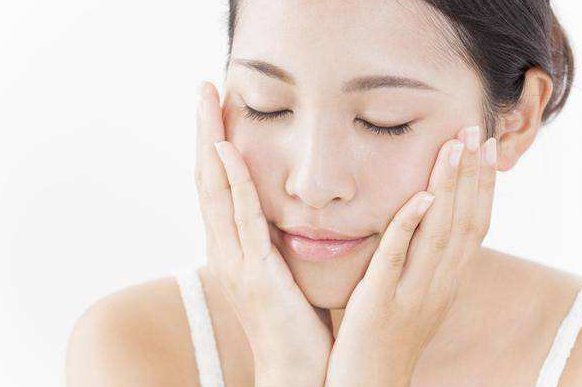 拍打脸部祛斑的正确方法是怎么样的 祛斑 拍打脸部祛斑 美妆 第1张