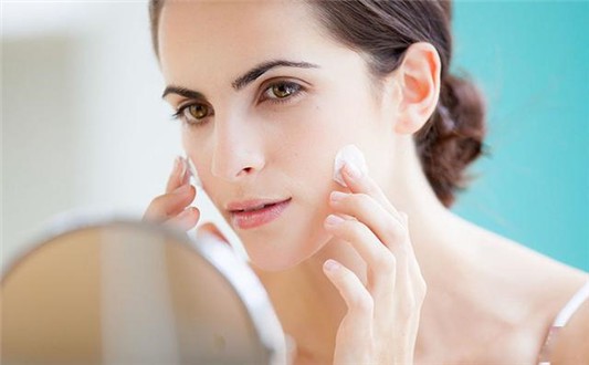 一套护肤品的使用顺序是什么 护肤品顺序 一套护肤品的使用顺序是什么？护肤品十大排名 第1张