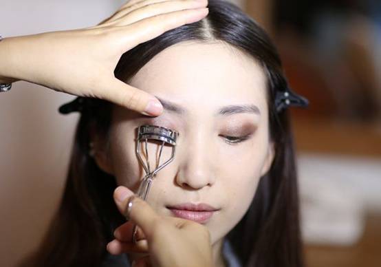 为什么明星不接睫毛 睫毛 接睫毛 美妆 第1张