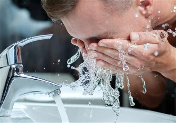 用什么洗脸可以去皱纹，用它洗脸六十岁都不会有皱纹 护肤 第1张