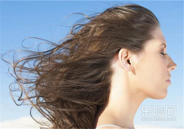 后脑勺长痘痘怎么回事 护肤 第4张