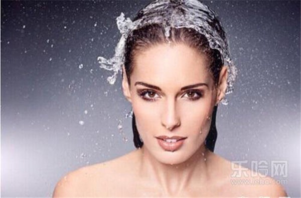 掉头发用盐水洗管用吗 护肤 第1张 掉头发用盐水洗管用吗 护肤 第1张