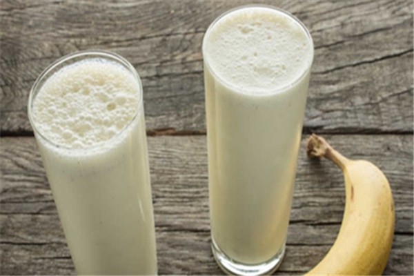 不良习惯造成肤色暗沉，香蕉捣碎涂抹细腻光滑 香蕉 暗沉 第1张