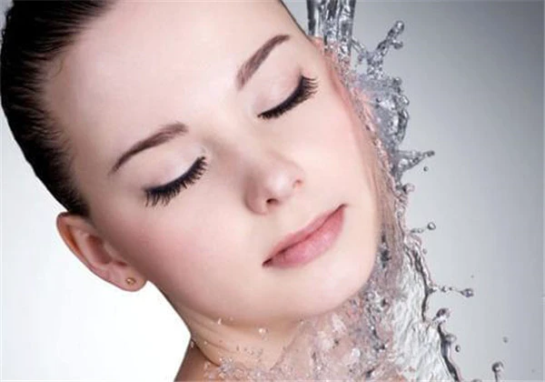 保湿水和保湿乳的区别 护肤 第2张