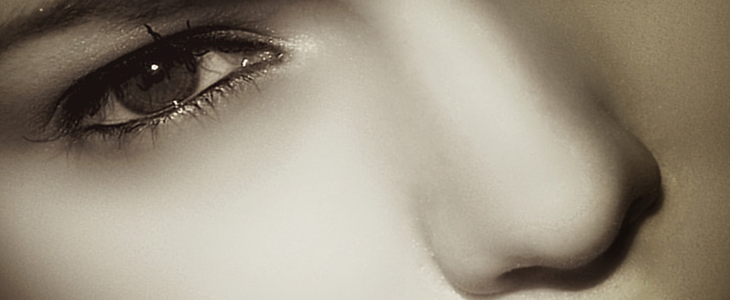 怎么让鼻梁挺起来 鼻梁 美妆 第3张