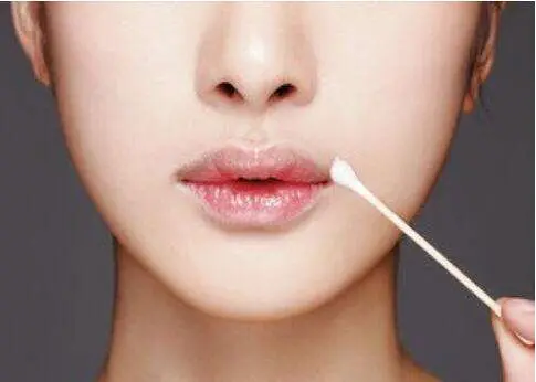 唇纹深怎么办,盘点消除唇纹深的方法 唇纹深 唇纹深怎么办 盘点消除唇纹深的方法 美妆 第2张 唇纹深怎么办,盘点消除唇纹深的方法 唇纹深 唇纹深怎么办 盘点消除唇纹深的方法 美妆 第2张