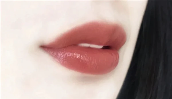 适合秋冬的口红颜色，气质温柔又斩男 口红 第8张