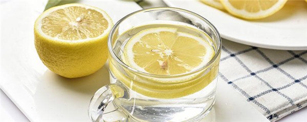 蜂蜜柠檬水喝了可以美白吗，蜂蜜柠檬水天天喝可以吗 护肤 第1张