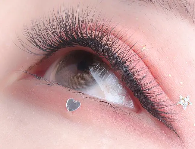 内双眼皮怎么贴假眼睫毛，手残党贴睫毛方法 睫毛 贴眼睫毛 内双怎么贴眼睫毛图片 美妆 第3张
