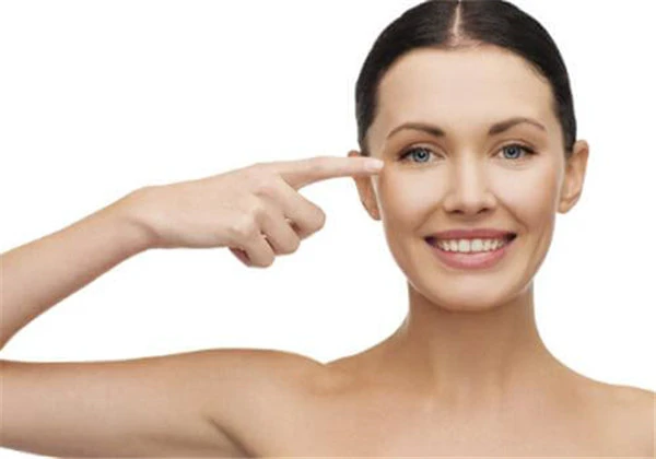 土豆敷眼睛有什么功效 护肤 第3张