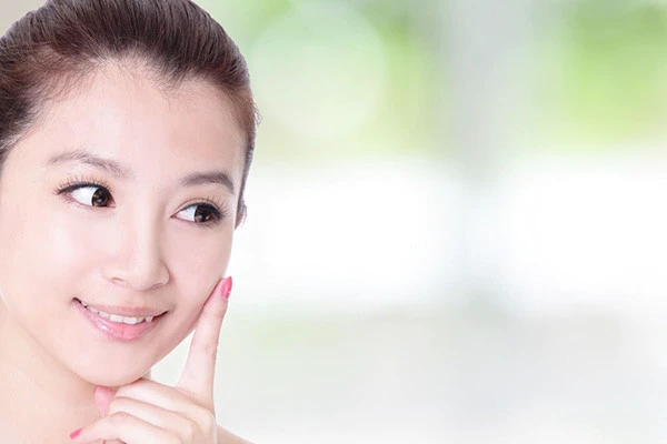 脸上皮肤干燥，起皮应该怎么办 面霜 第2张