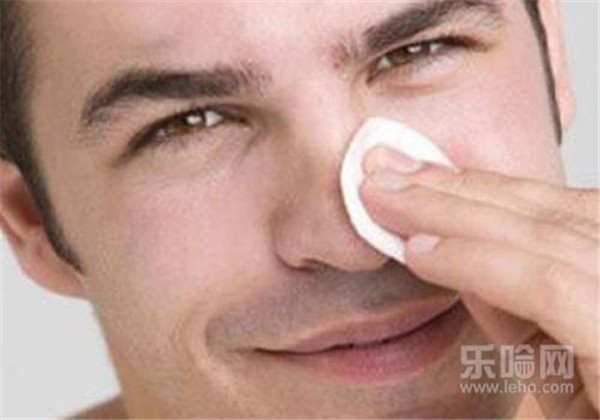 去角质对黑头有用吗，乱用小心皮肤变脆弱 护肤 第1张