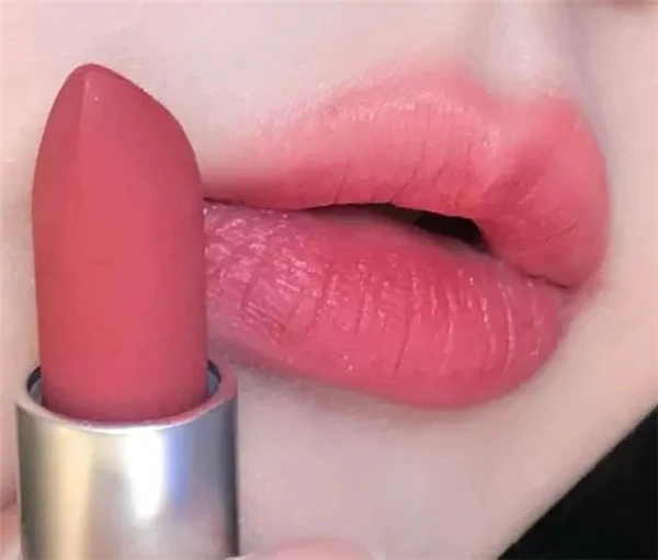 这几只热门色口红色号，谁涂谁丑 口红 第4张