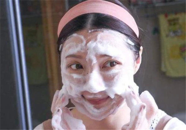 香皂洗脸可以去黑头吗，用香皂洗脸的好处 护肤 第5张