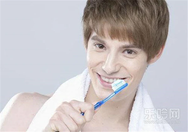 小苏打刷牙要加牙膏吗 护肤 第5张
